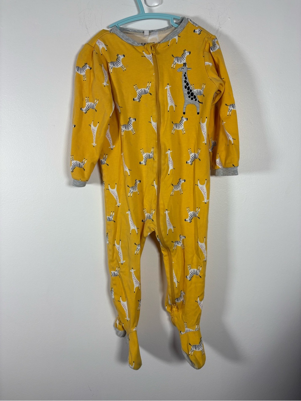 Pekkle kids pjs - yellow giraffes